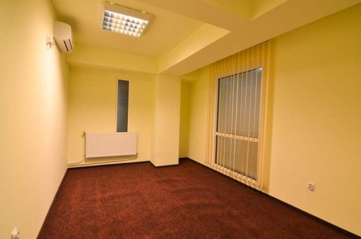 Spatiu comercial de inchiriat in Iasi, Centru, Centru Civic, Sf Lazar - 17 mp, 240 EUR