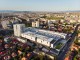AFI Park Brașov - vedere aeriană cu acoperișul mall-ului și turnul de birouri
