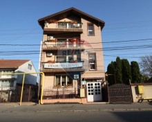 Hotel / Pensiune cu 20 camere de vânzare în zona Horea