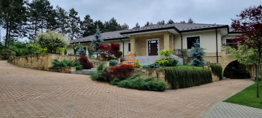 Casa de vanzare in Iasi, Iasi - 740 mp, 1799000 EUR